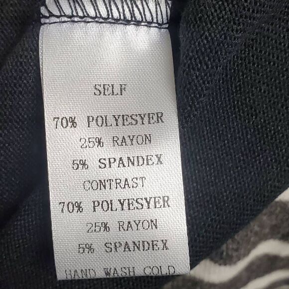 Andree by unit Large Stripe Black White Sweater - Picture 5 of 6